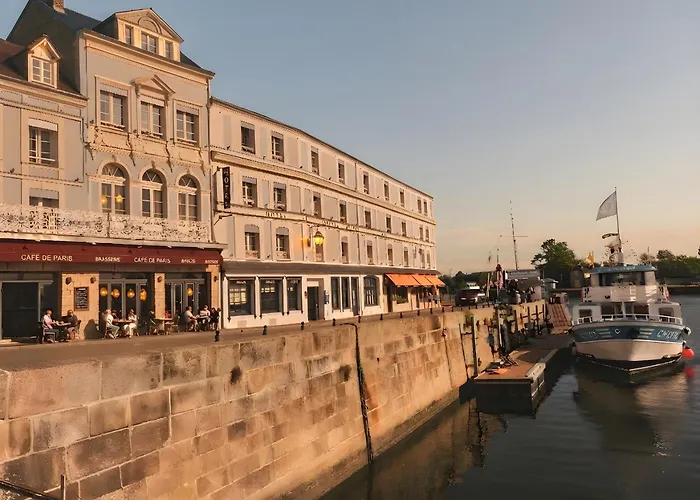 Best Western Le Cheval Blanc -Vue Sur Le Port-Plein Centre Ville Honfleur